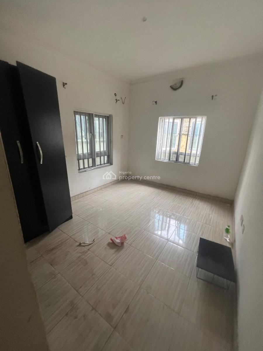 Nice and Clean 2 Bedroom Flat Ground Floor, Mobil Road Ilaje, Ajah, Lagos, Flat / Apartment for Rent