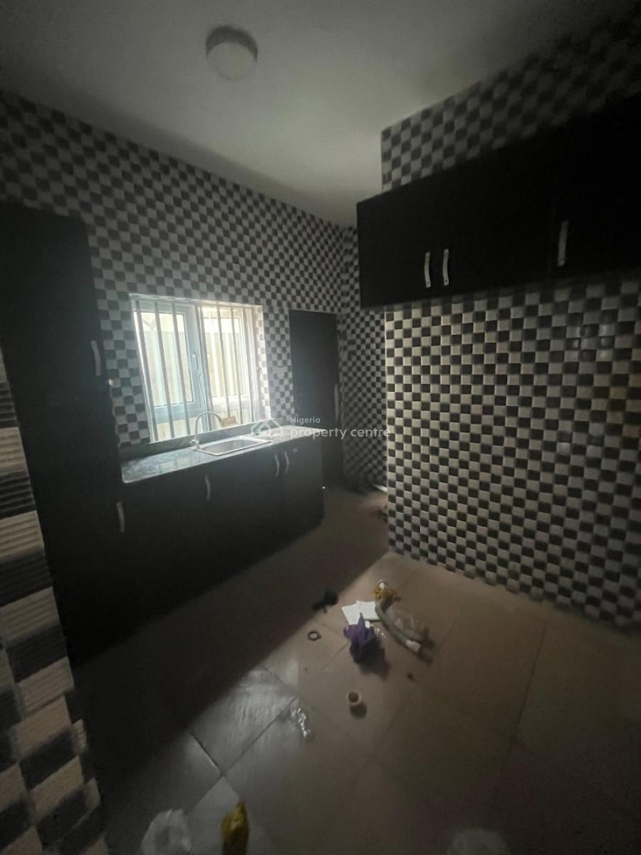 Nice and Clean 2 Bedroom Flat Ground Floor, Mobil Road Ilaje, Ajah, Lagos, Flat / Apartment for Rent