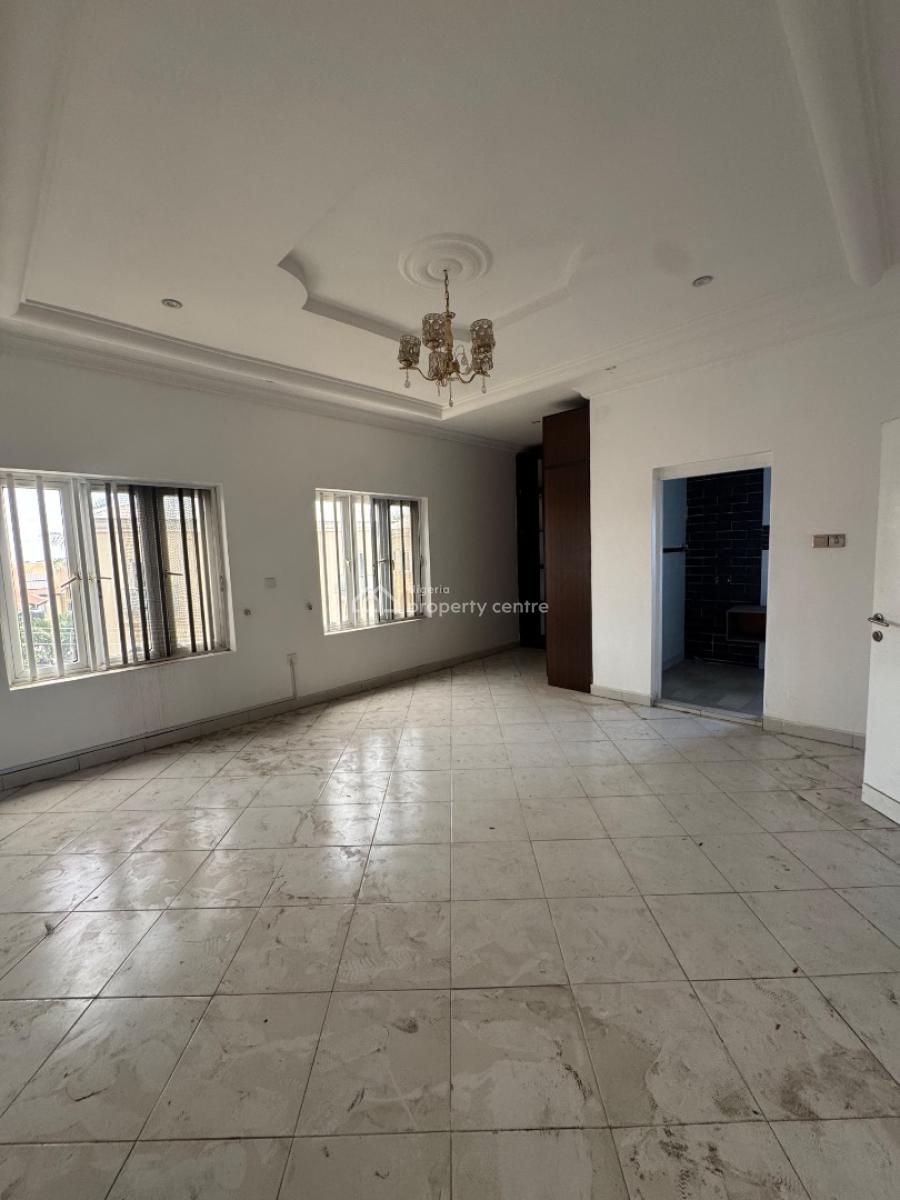 Well Maintained Four (4) Bedroom Terraced Duplex, Osapa, Lekki, Lagos, Terraced Duplex for Rent
