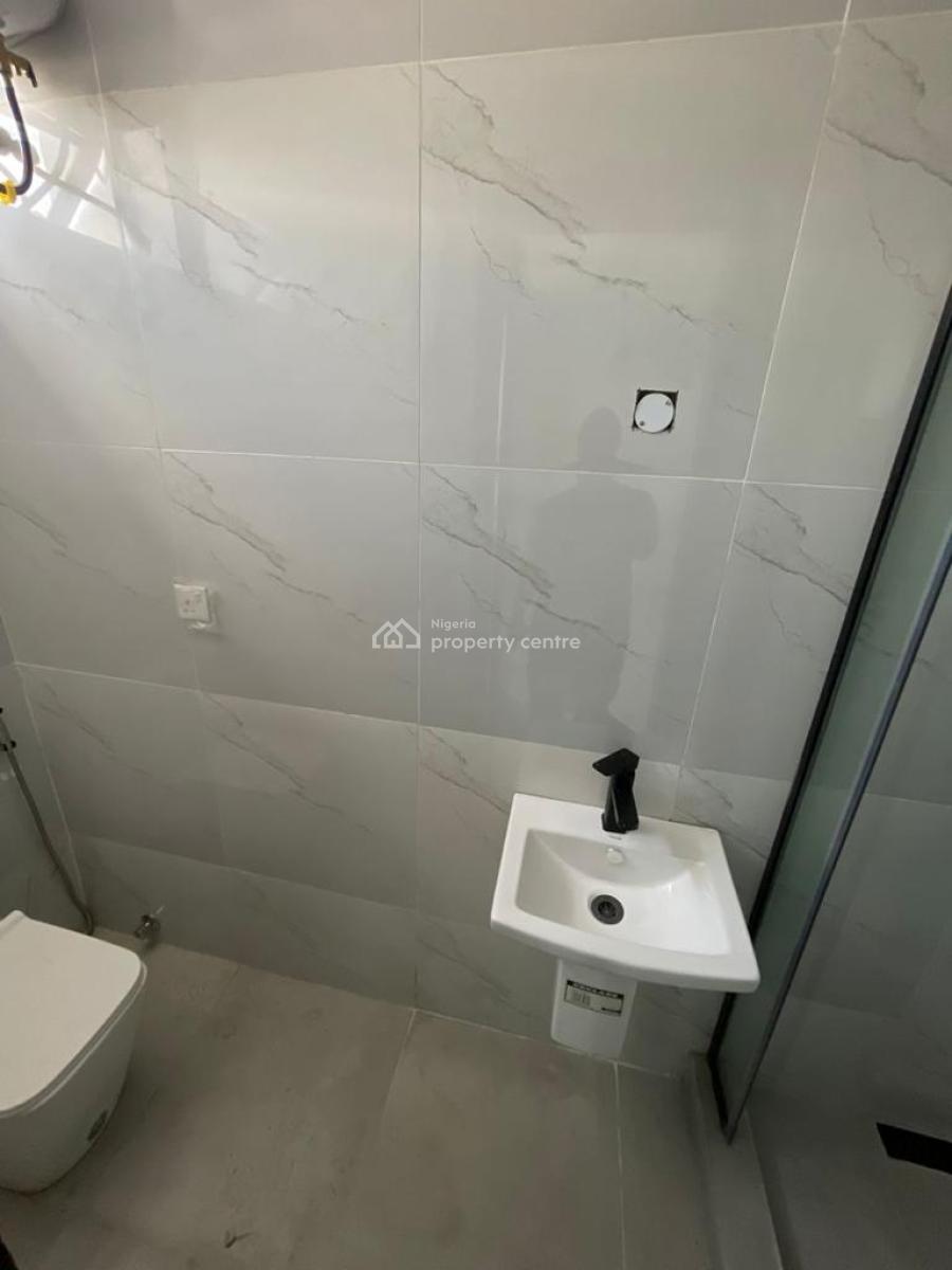 a Lovely & Fully  Serviced 3 Bedroom Apartment with a Room Bq, Lekki Phase 1, Lekki, Lagos, Flat / Apartment for Rent