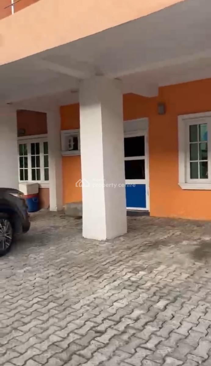 Spacious Luxury 4 Bedrooms Terrace Serviced Duplex House, Chevron Drive, Lekki, Lagos, Terraced Duplex for Rent