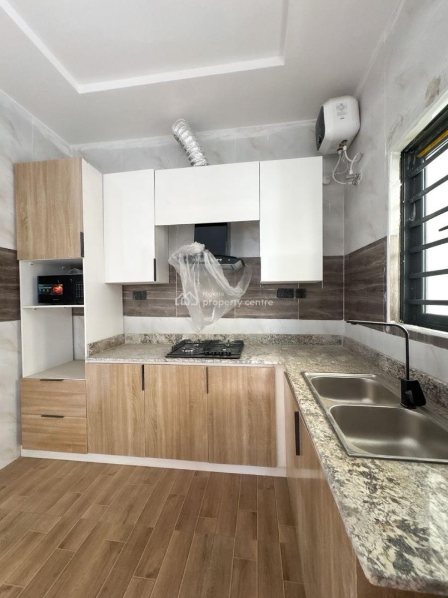 Brand New Luxury 3bedroom Flat Modern Days Finishing, Mobil Road Ilaje, Ajah, Lagos, Flat / Apartment for Rent