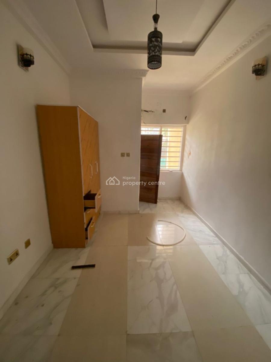 2 Bedroom Apartment, Ologolo, Lekki, Lekki, Lagos, Flat / Apartment for Rent