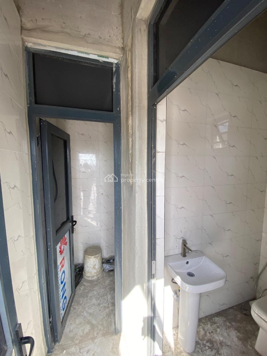 158sqm Shop Space, Orchid Road, Lekki, Lagos, Plaza / Complex / Mall for Sale