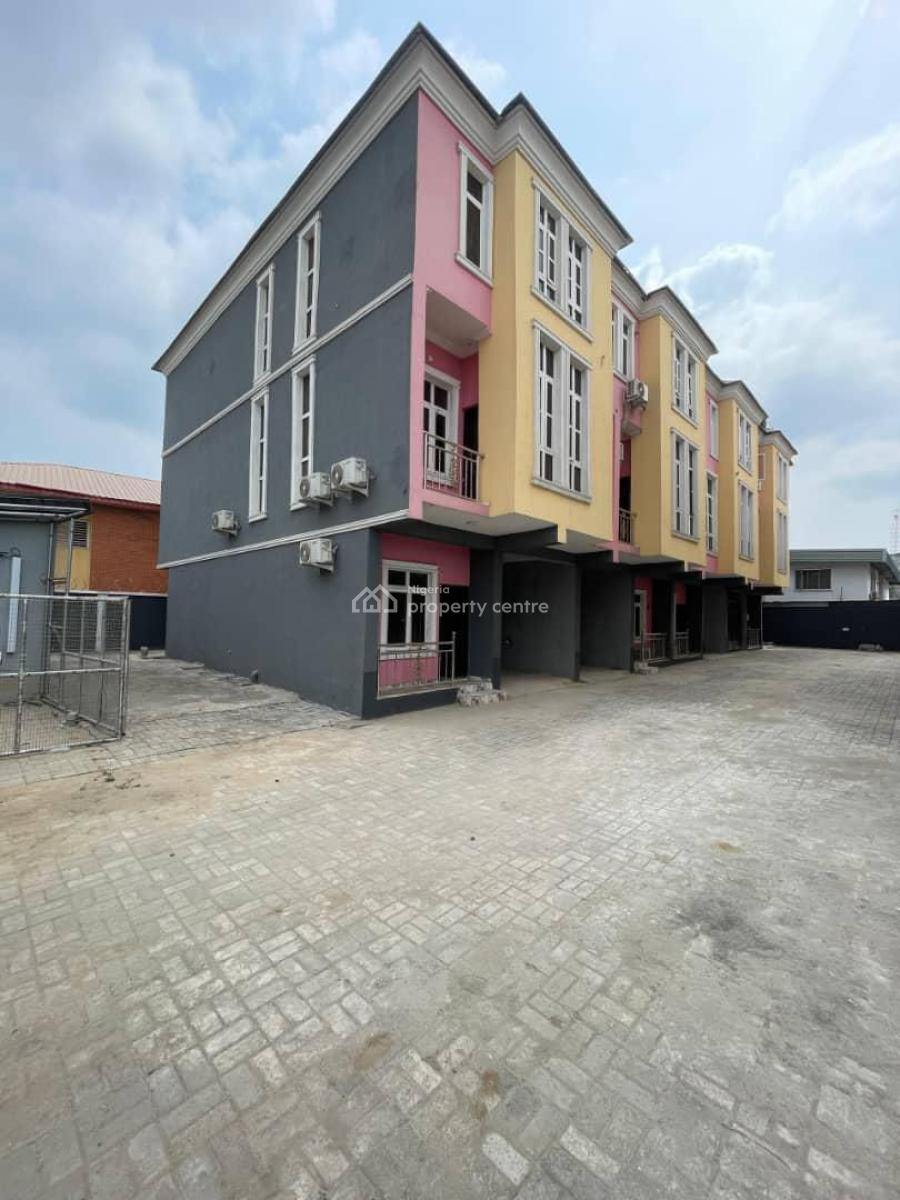 Contemporary  4 Bedroom Terrace Duplex with Bq, Yaba, Lagos, Terraced Duplex for Sale