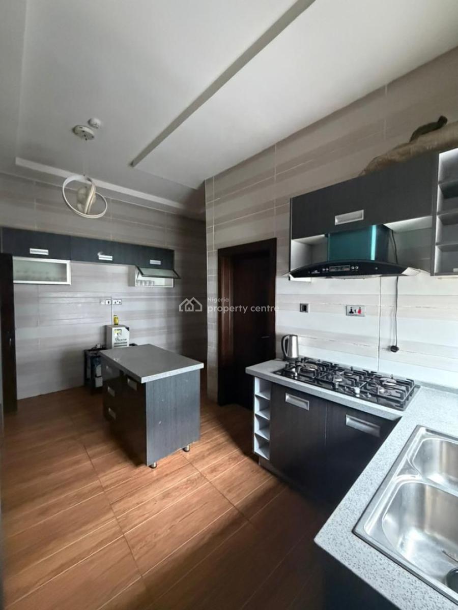 Well Spacious 3 Bedroom Apartment, Lekki Right, Lekki, Lagos, Flat / Apartment for Rent