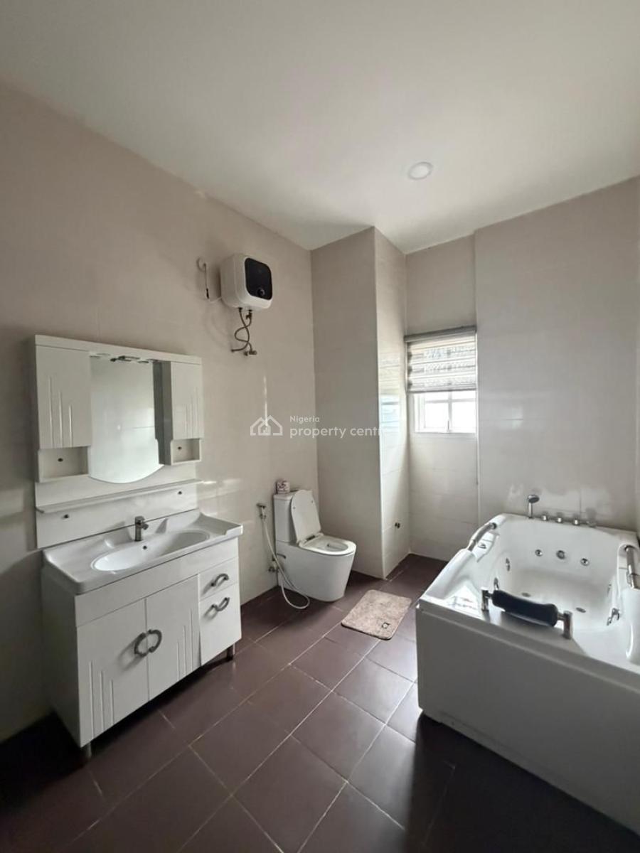 Well Spacious 3 Bedroom Apartment, Lekki Right, Lekki, Lagos, Flat / Apartment for Rent