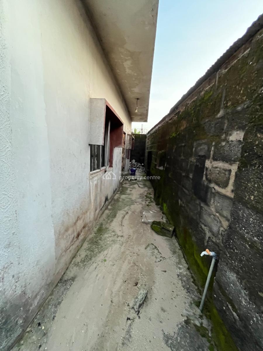 a Standard and Spacious Multipurpose Building, Nkemba Street, Uyo, Akwa Ibom, Plaza / Complex / Mall for Sale