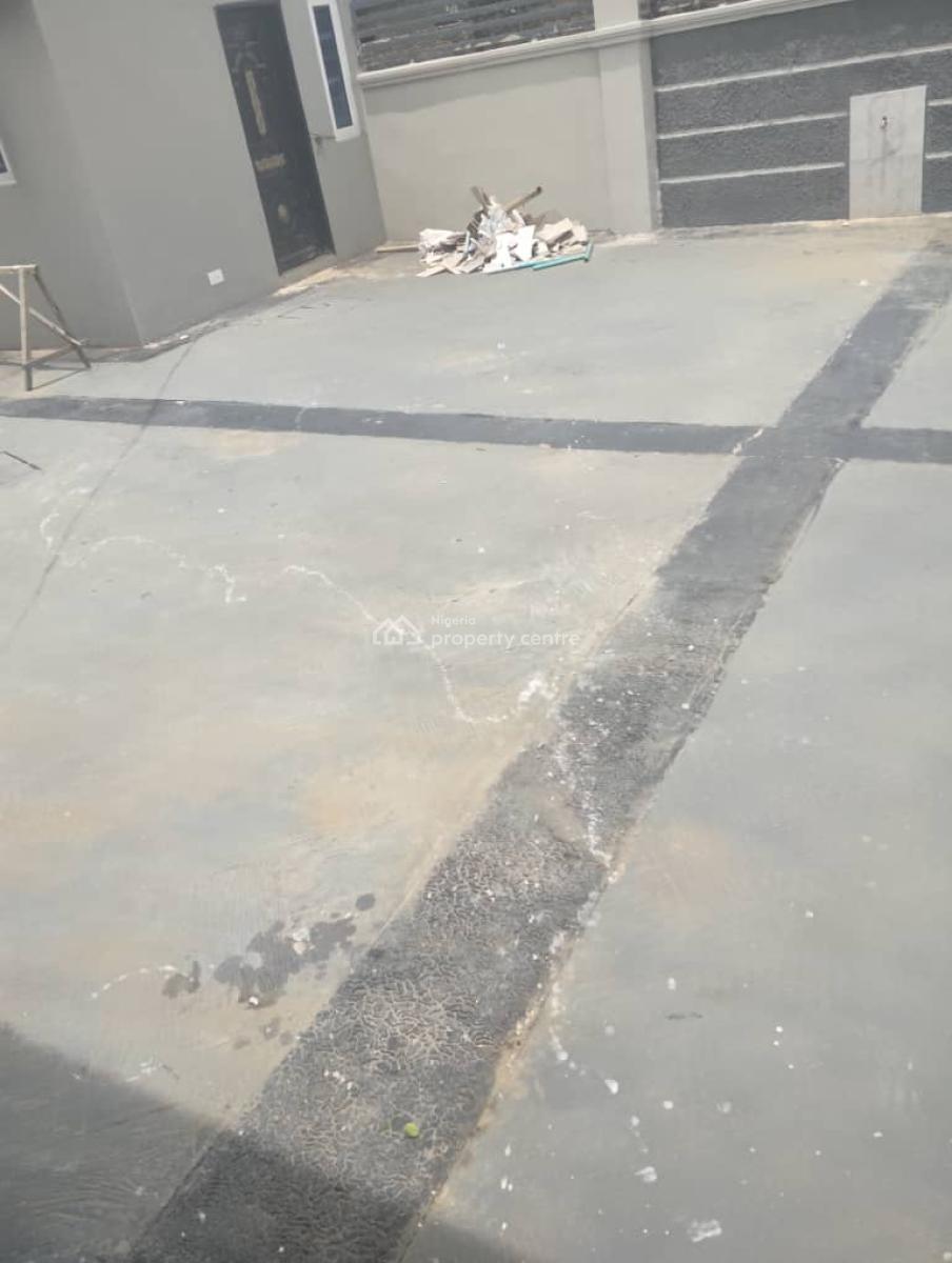 Luxury Room and Parlor Self Contained, Agunfoye Estate, Igbogbo, Ikorodu, Lagos, House for Rent