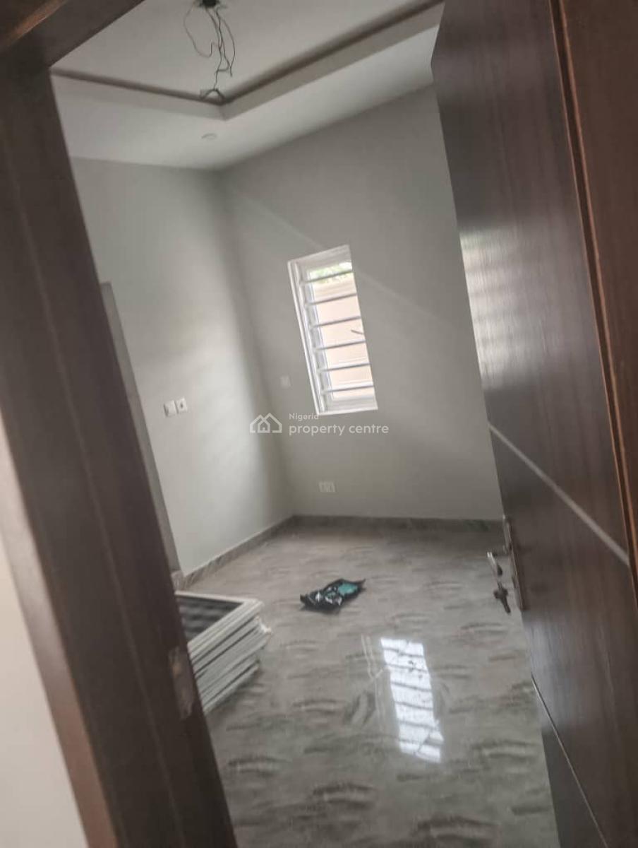 Luxury Room and Parlor Self Contained, Agunfoye Estate, Igbogbo, Ikorodu, Lagos, House for Rent