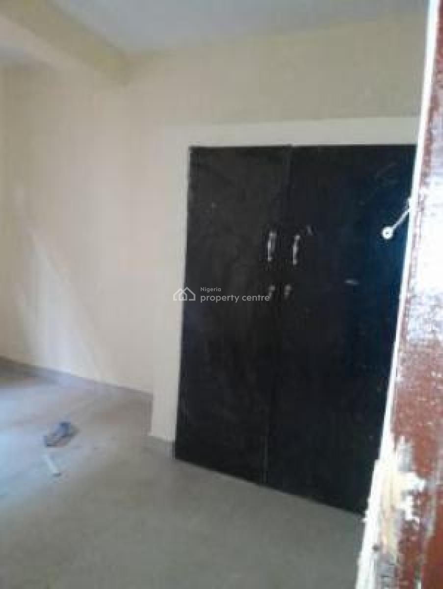 Block of 4 Flats, Off Bolaji Amugbo, Off Pedro,, Palmgrove, Shomolu, Lagos, Block of Flats for Sale