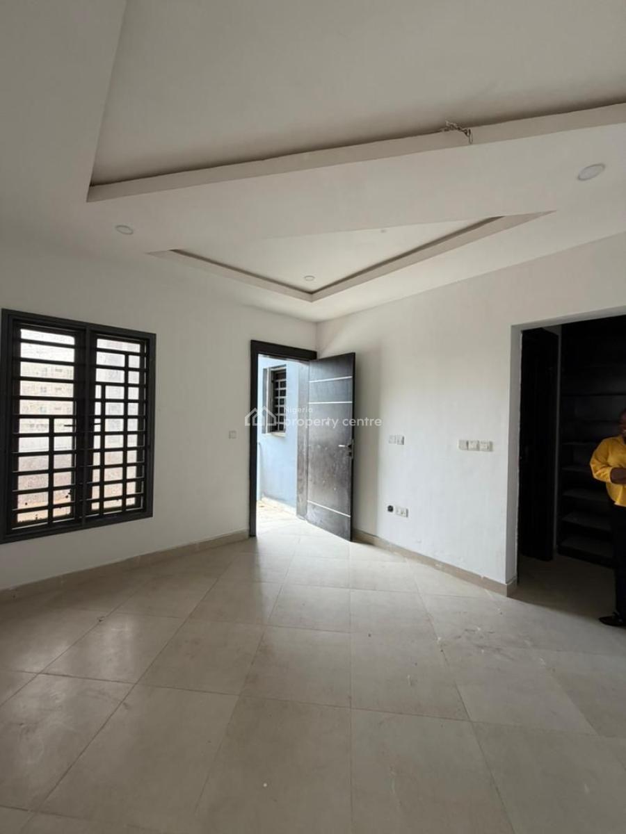 Spacious 4 Bedroom Apartment with Bq, Off Freedomway, Lekki, Lagos, Flat / Apartment for Sale
