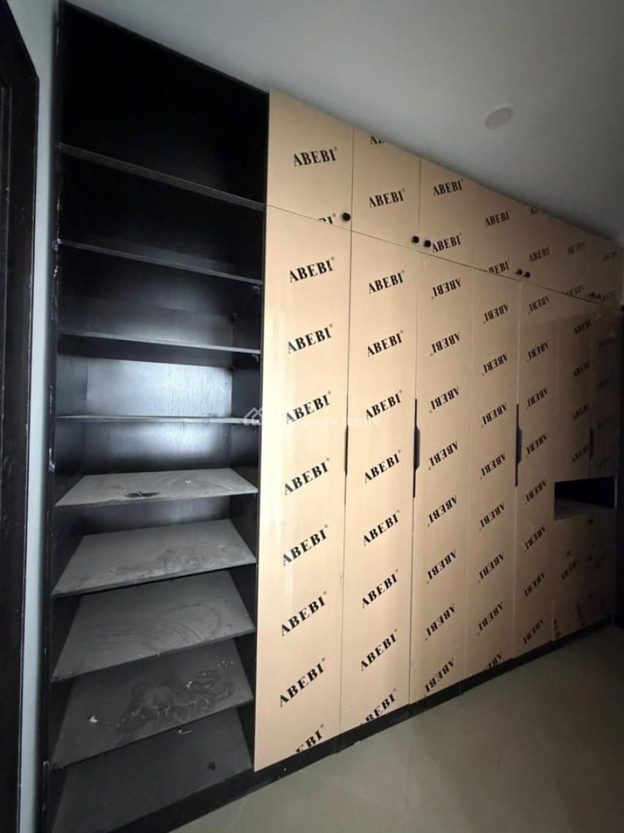 Spacious 4 Bedroom Apartment with Bq, Off Freedomway, Lekki, Lagos, Flat / Apartment for Sale