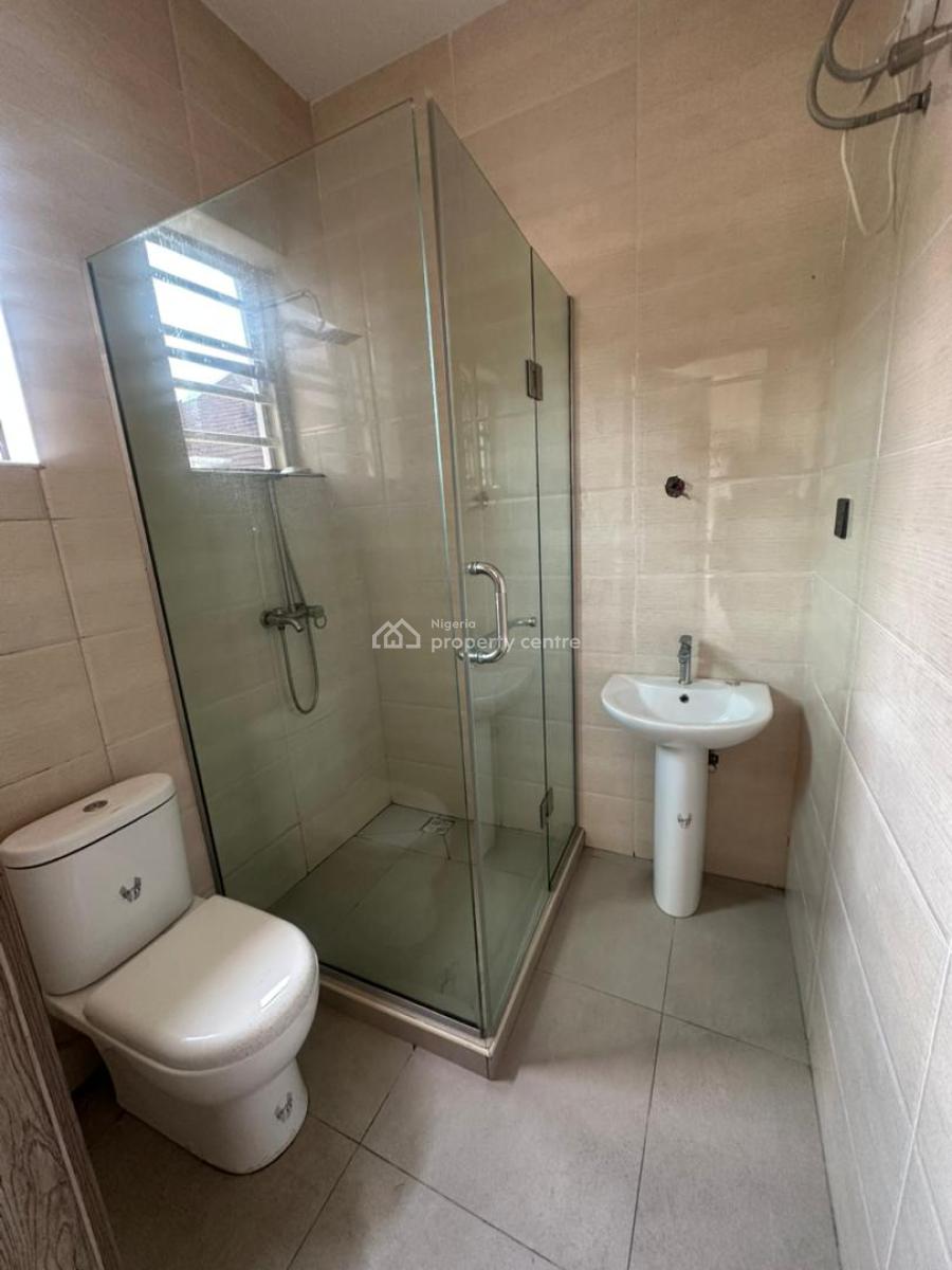 Spacious Room Upstairs at Dpkay Estate Orchid Road, Dpkay Estate Orchid Road, Lekki, Lagos, Flat / Apartment for Rent