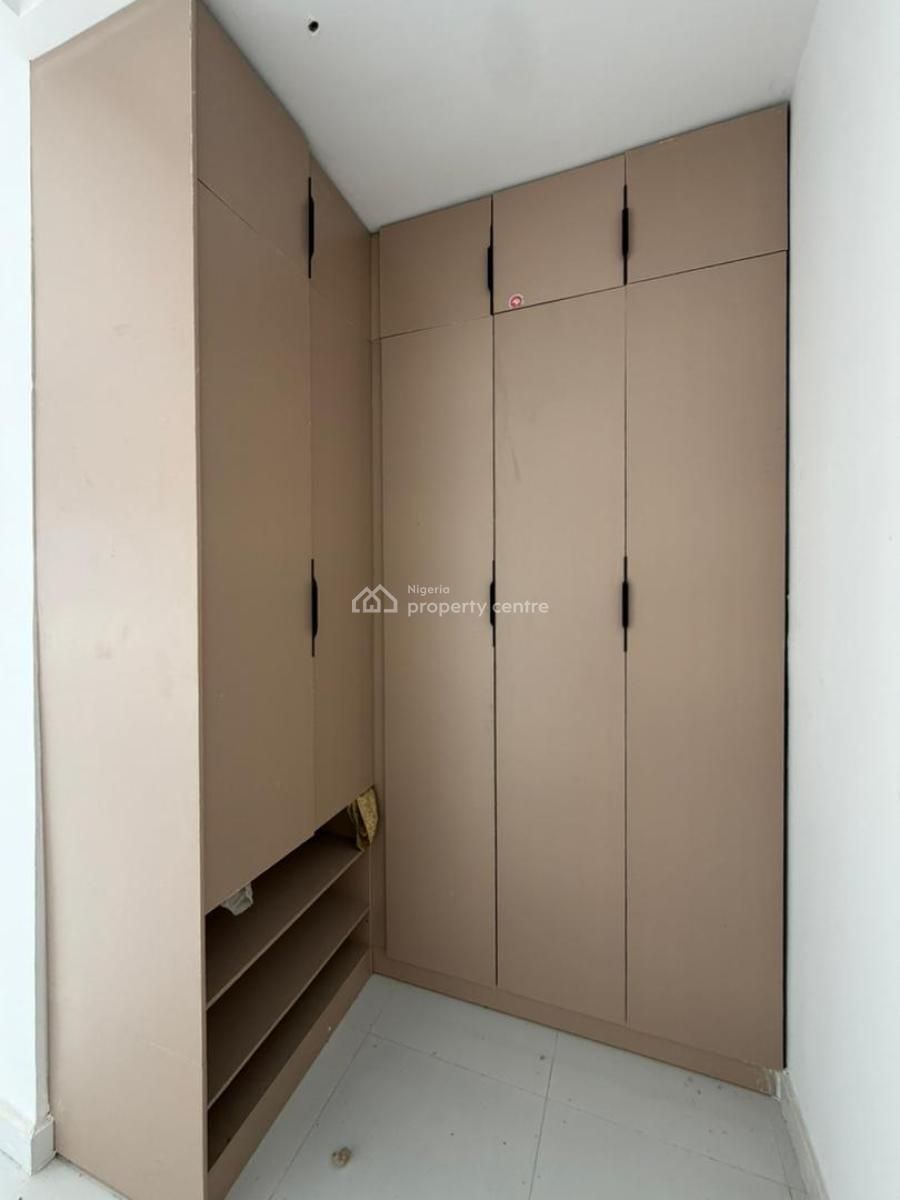 Spacious 3 Bedroom Penthouse with Bq, Off Freedomway, Lekki, Lagos, Flat / Apartment for Sale
