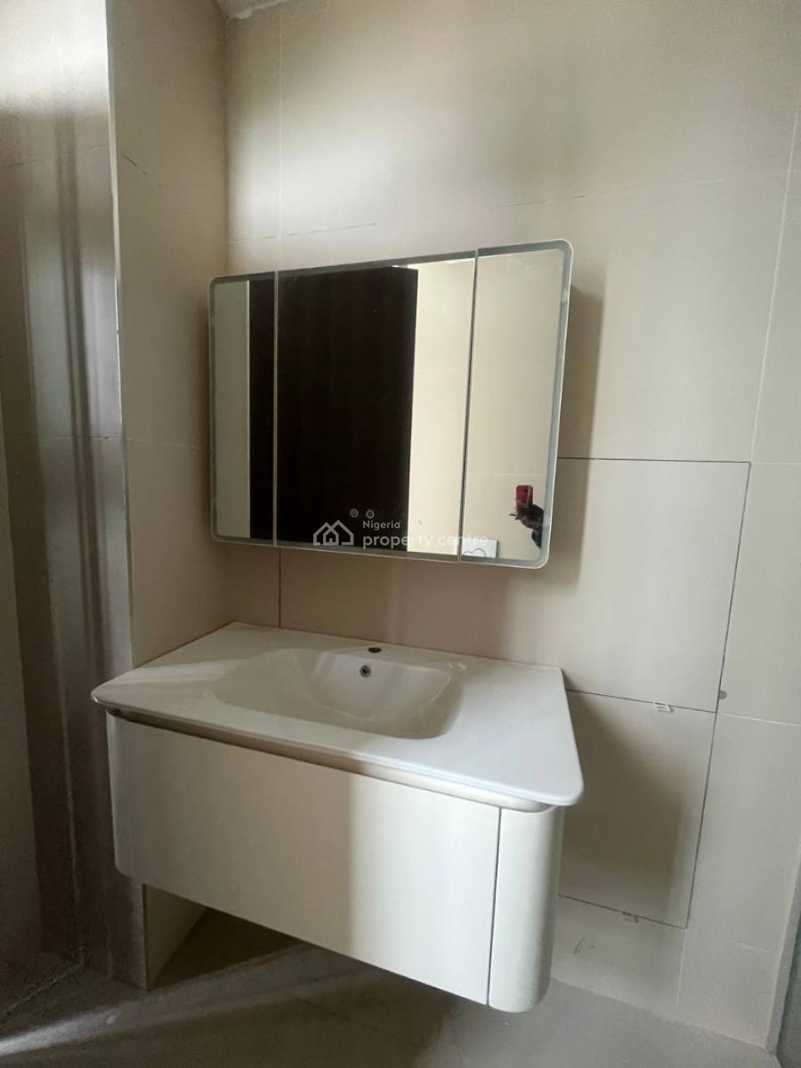 2 Bedroom Apartment, Lekki Phase 1, Lekki, Lagos, Flat / Apartment for Sale