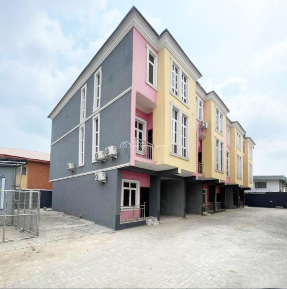 4 Bedroom Terrace Duplex with Bq, Yaba, Lagos, Terraced Duplex for Sale