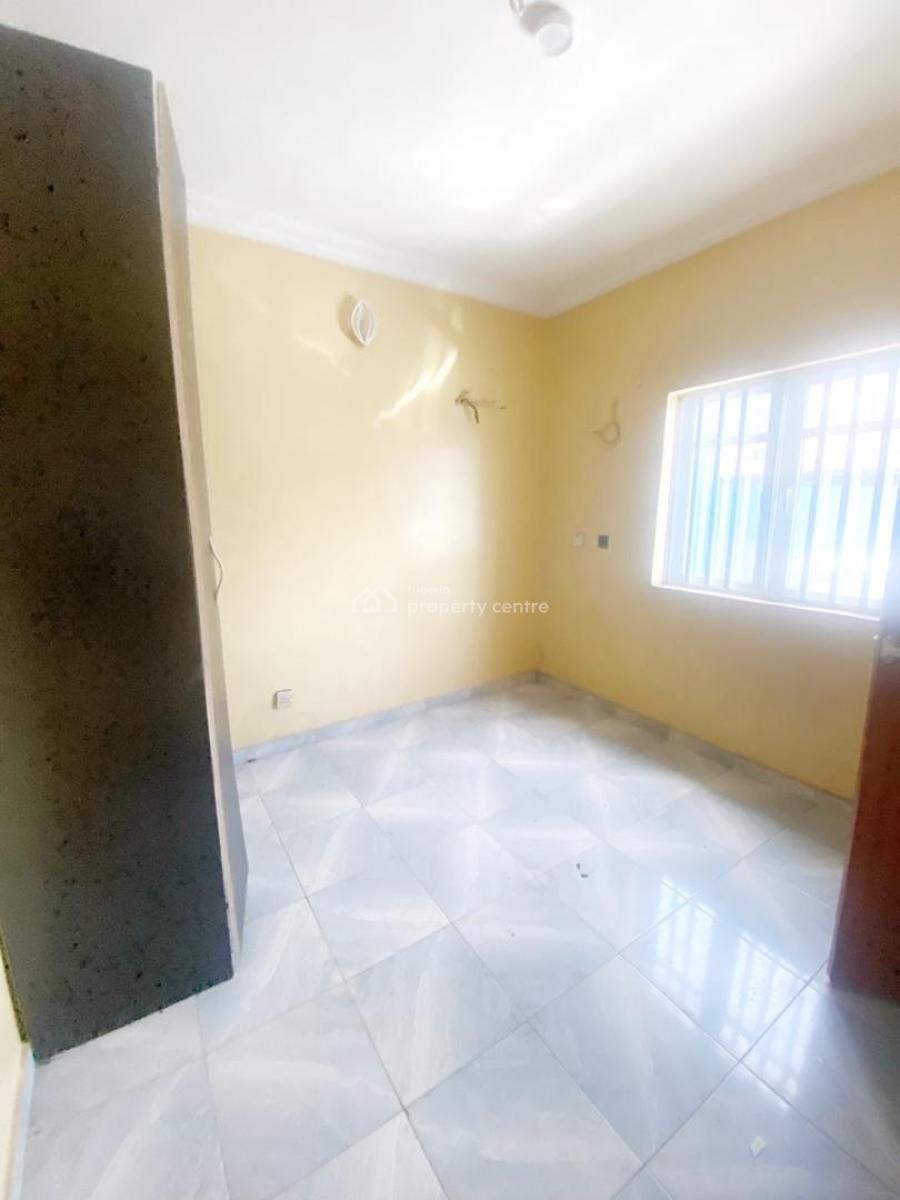 a Well Maintained Spacious 2 Bedroom Flat at Olowora for N4.5m per Ann, Olowora, Magodo, Lagos, Flat / Apartment for Rent