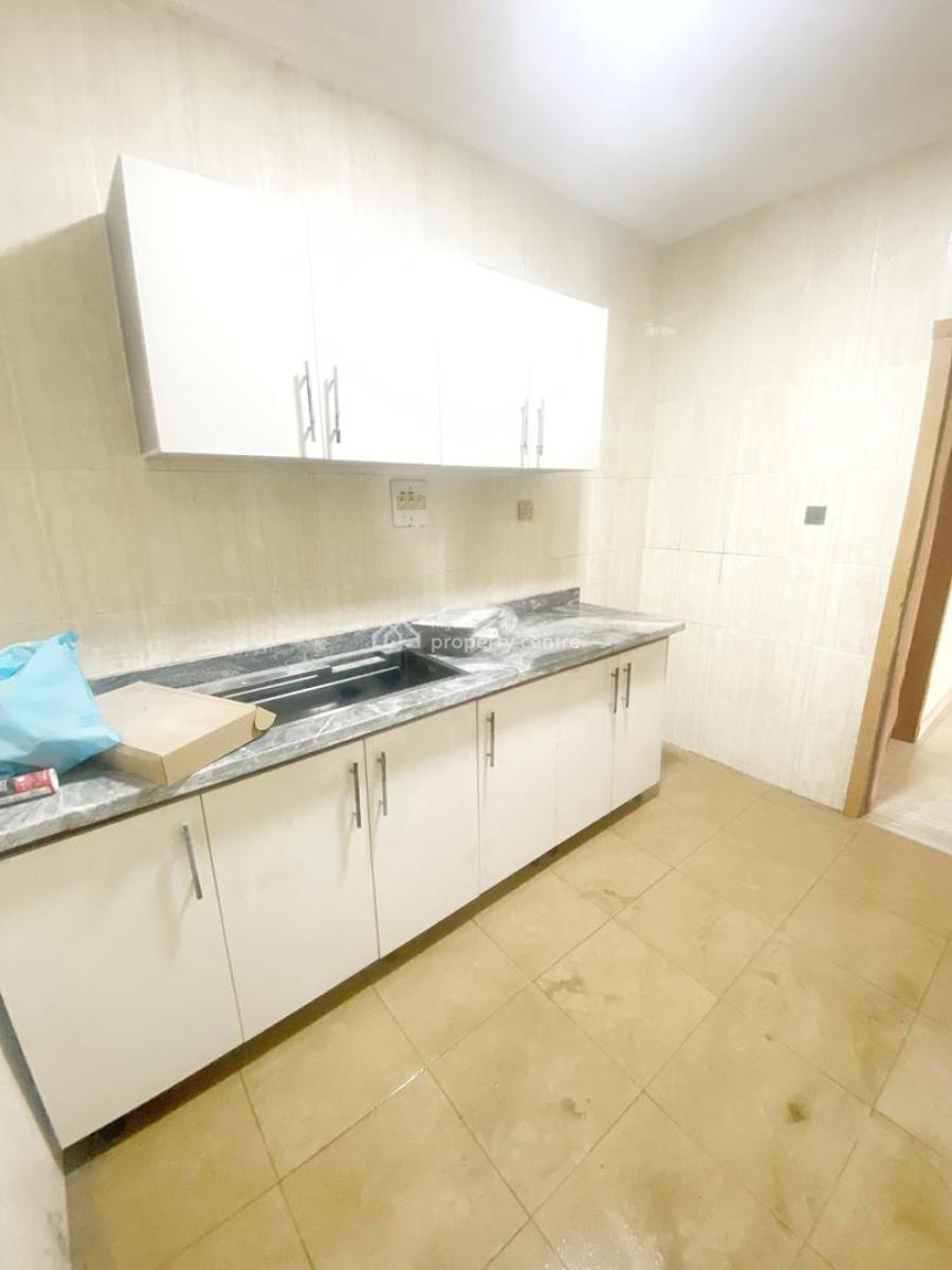 a Well Maintained Spacious 2 Bedroom Flat at Olowora for N4.5m per Ann, Olowora, Magodo, Lagos, Flat / Apartment for Rent