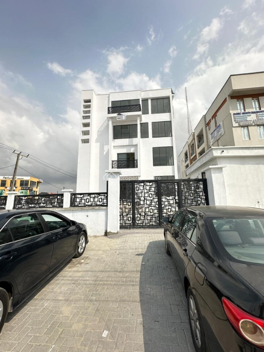 a Whole Commercial Building, Facing Lekki Epe Xpres & a Direct Link Coastal Road, Ikate, Lekki, Lagos, Commercial Property for Sale