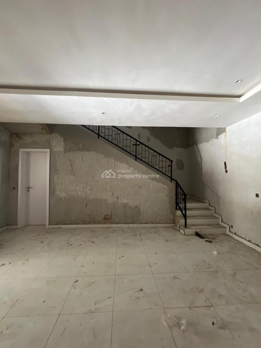 Excellent 4 Bedroom Terrace Duplex House + 1 Bq, Excellent 4 Bedroom Terrace Duplex House + 1 Bq, Lekki Phase 1, Lekki, Lagos, Terraced Duplex for Sale