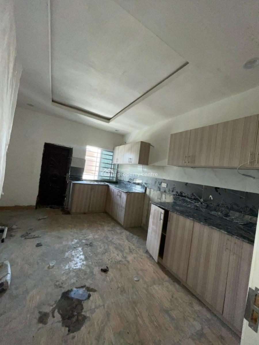Spacious 2 Bedroom Apartment with a Bq, Off Mobil Road Ilaje, Ajah, Lagos, Flat / Apartment for Rent