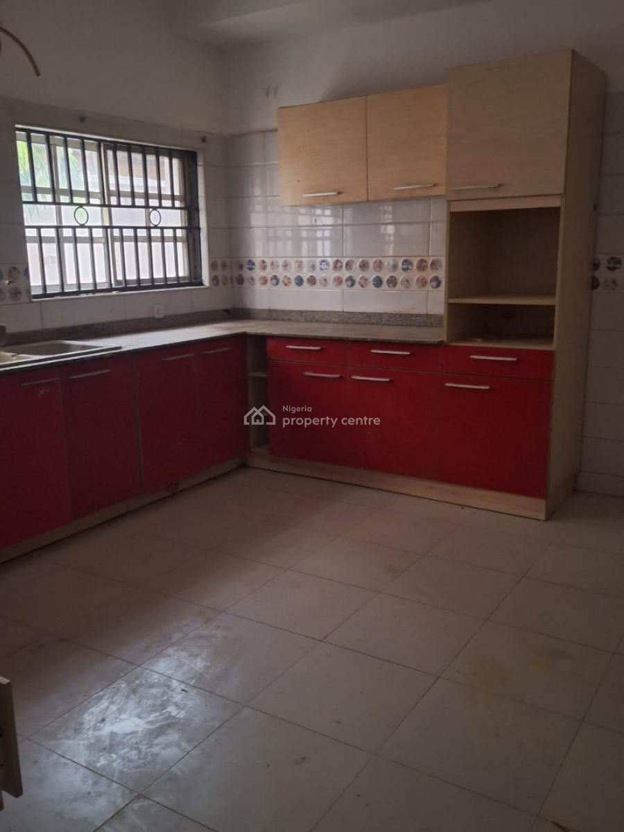3 Bedrooms Flats with Swimming Pool and Bq, Lekki Phase 1, Lekki, Lagos, Flat / Apartment for Rent