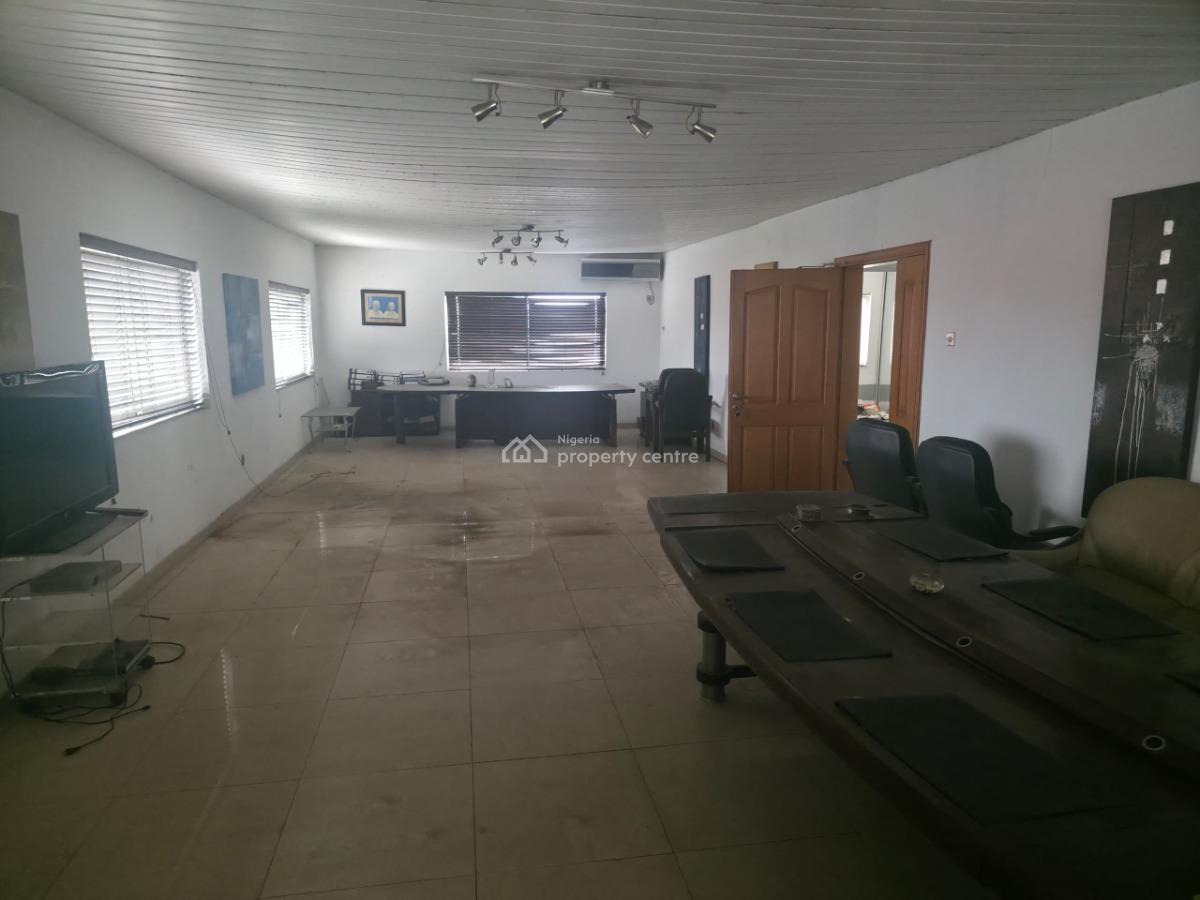 3 Floors Office Building  Measuring 1000 Sqm Space, Ikeja, Lagos, Office Space for Rent