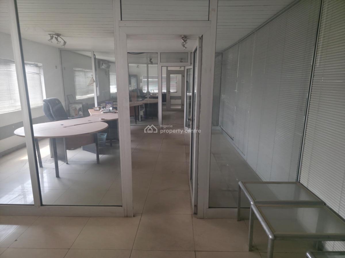 3 Floors Office Building  Measuring 1000 Sqm Space, Ikeja, Lagos, Office Space for Rent