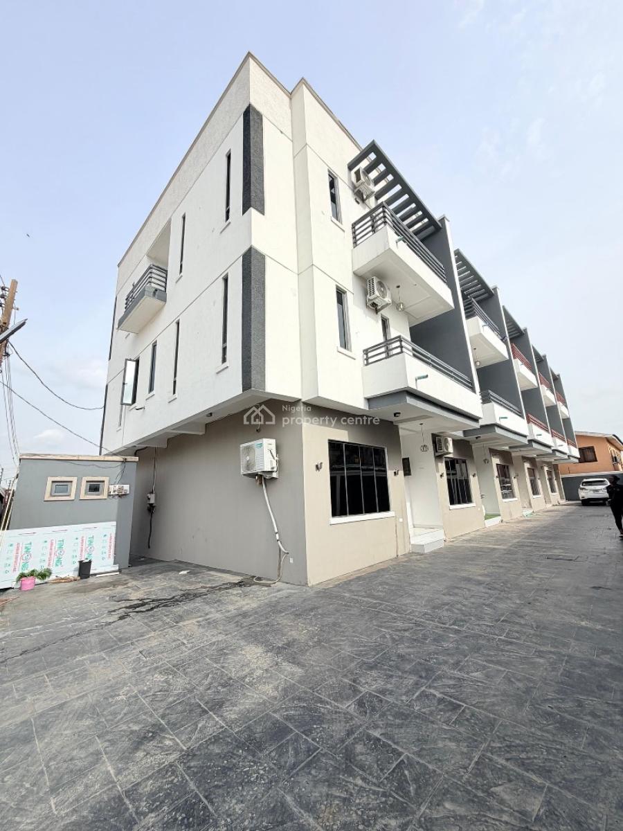 Exquisitely Built 4 Bedroom  Terrace Duplex with Bq, Magodo, Magodo, Lagos, Terraced Duplex for Sale