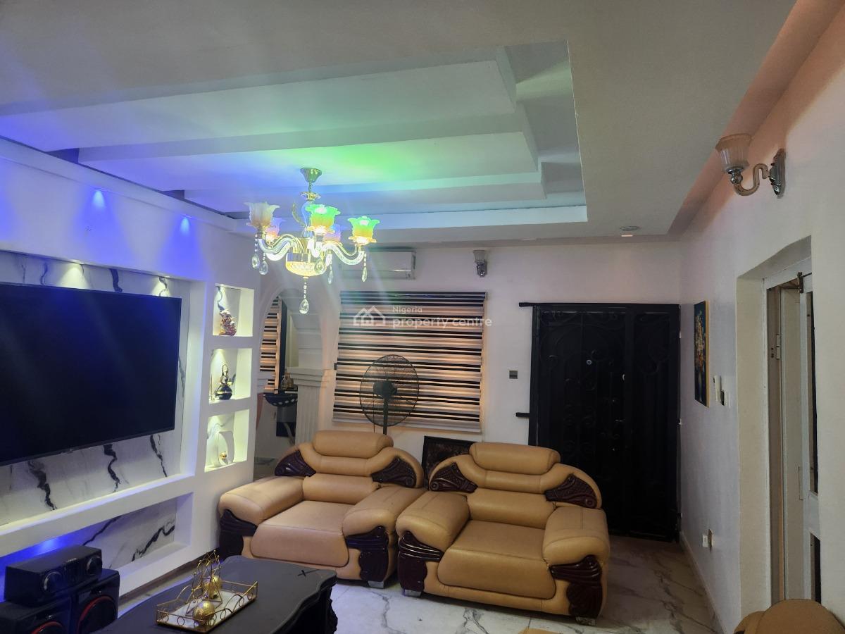 Strategic 3 Bedroom Duplex with 3 Flats, Behind Sunshine School Near Akala Express, Ibadan, Oyo, House for Sale