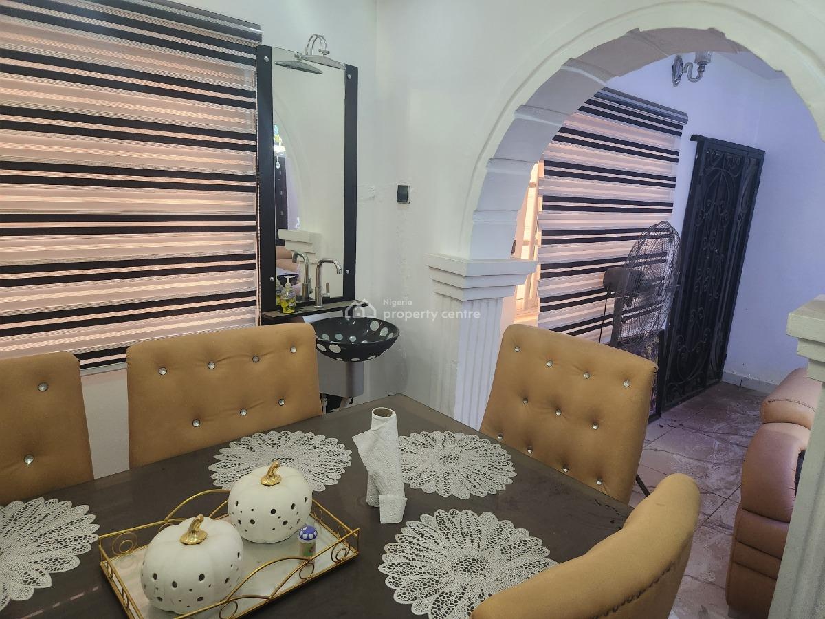 Strategic 3 Bedroom Duplex with 3 Flats, Behind Sunshine School Near Akala Express, Ibadan, Oyo, House for Sale