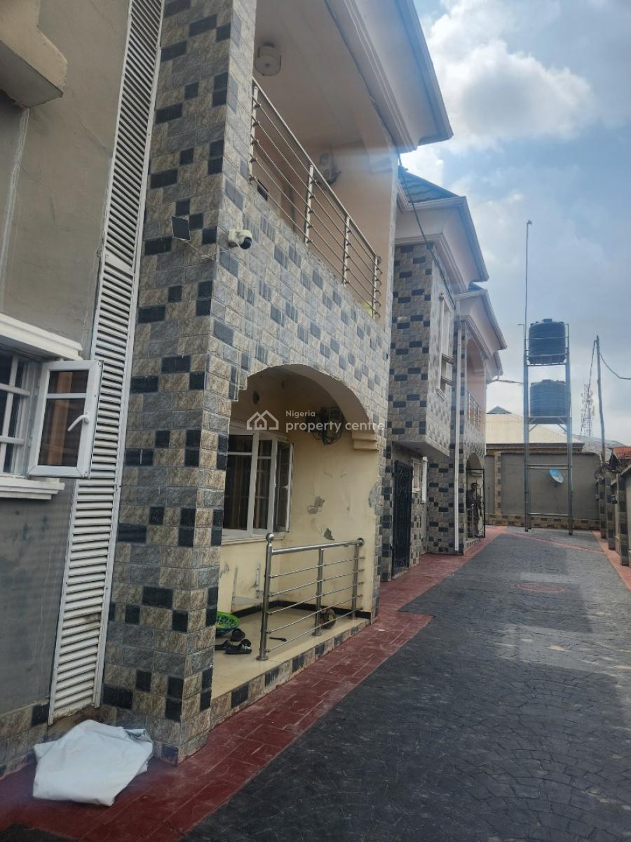 Strategic 3 Bedroom Duplex with 3 Flats, Behind Sunshine School Near Akala Express, Ibadan, Oyo, House for Sale