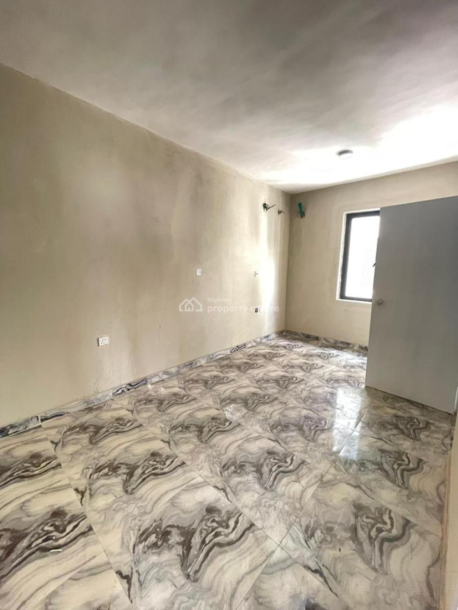 Beautifully Constructed 3 Bedroom Apartment, Generously Sized Living Area,high-speed Fibre Network, Private Bath, Surulere, Lagos, Flat / Apartment for Sale