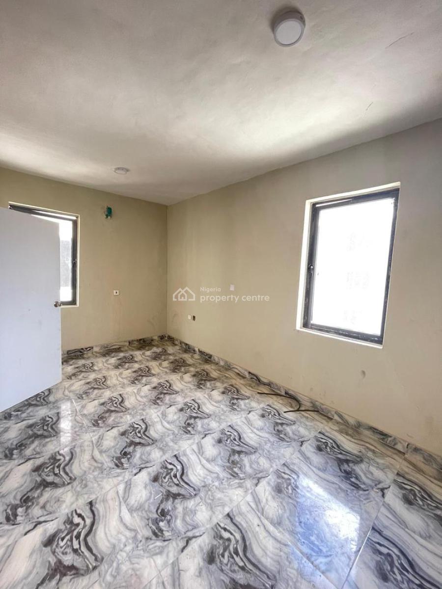 Beautifully Constructed 3 Bedroom Apartment, Generously Sized Living Area,high-speed Fibre Network, Private Bath, Surulere, Lagos, Flat / Apartment for Sale