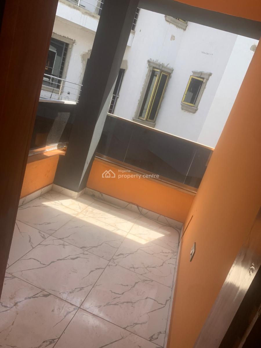 Spacious Master Bedroom, Chevron, Lekki, Lagos, Flat / Apartment for Rent