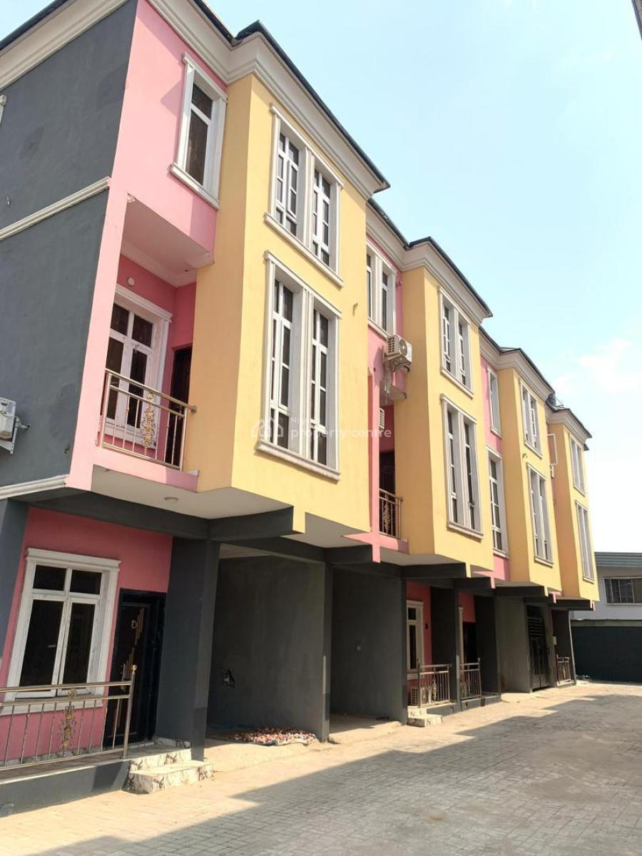 Luxury Built 4 Bedroom Terrace Duplex, Yaba, Lagos, Terraced Duplex for Sale