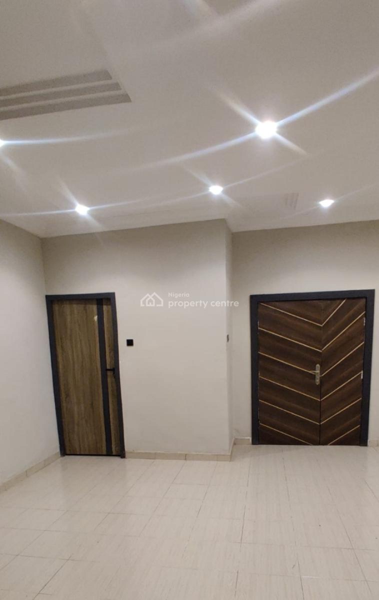 Standard 3 Bedroom Flat with Modern Facilities Partial Furnished Kitch, Off Awolowo Way Ikeja, Ikeja, Lagos, Flat / Apartment for Rent