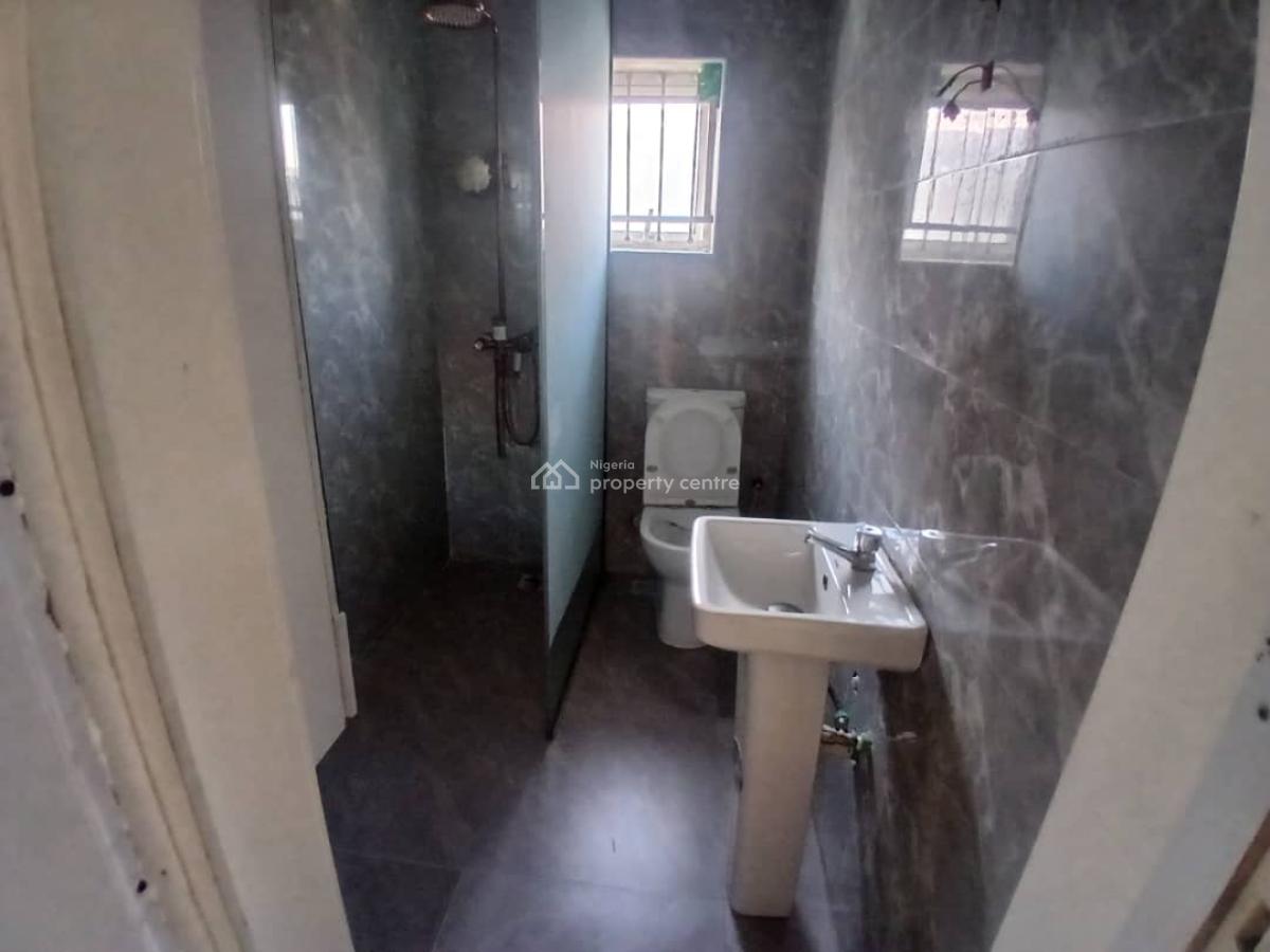 3 Bedroom Flat, Off Adewunmi Adebimpe Drive, Lekki Phase 1, Lekki, Lagos, Flat / Apartment for Rent