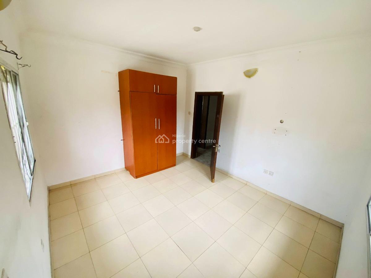 3 Bedroom Flat, Off Adewunmi Adebimpe Drive, Lekki Phase 1, Lekki, Lagos, Flat / Apartment for Rent