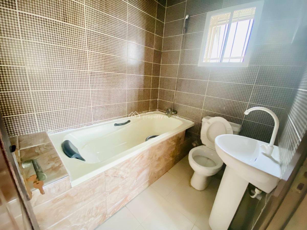 3 Bedroom Flat, Off Adewunmi Adebimpe Drive, Lekki Phase 1, Lekki, Lagos, Flat / Apartment for Rent