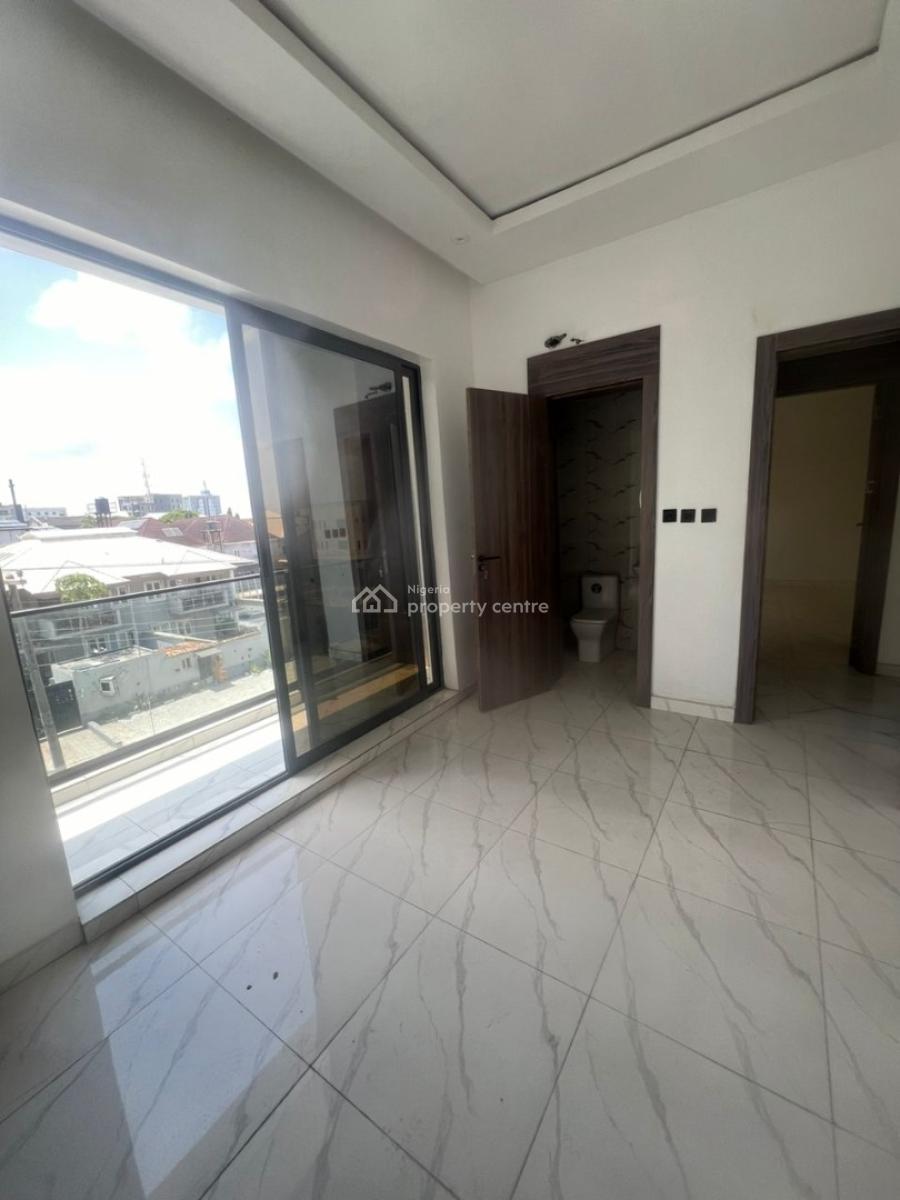 3 Bedroom Apartment with a Gym, Pool and Fitted Kitchen, Lekki Phase 1, Lekki, Lagos, Flat / Apartment for Sale