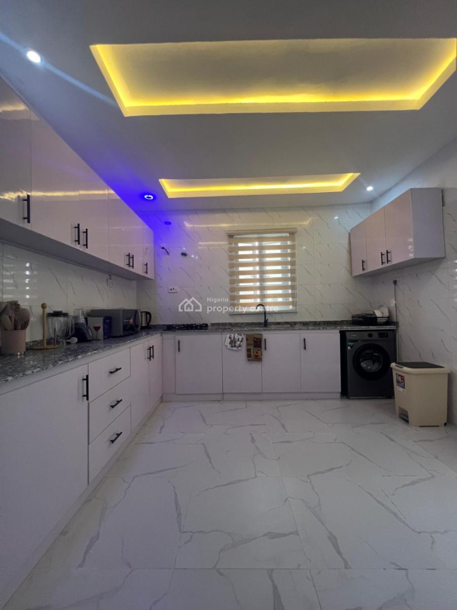 Luxury 2 Apartments with Housekeeping and Unlimited Wifi, Fully Equipped Kitchen, Netflix and En Suite Rooms, Ajah, Lagos, Flat / Apartment Short Let
