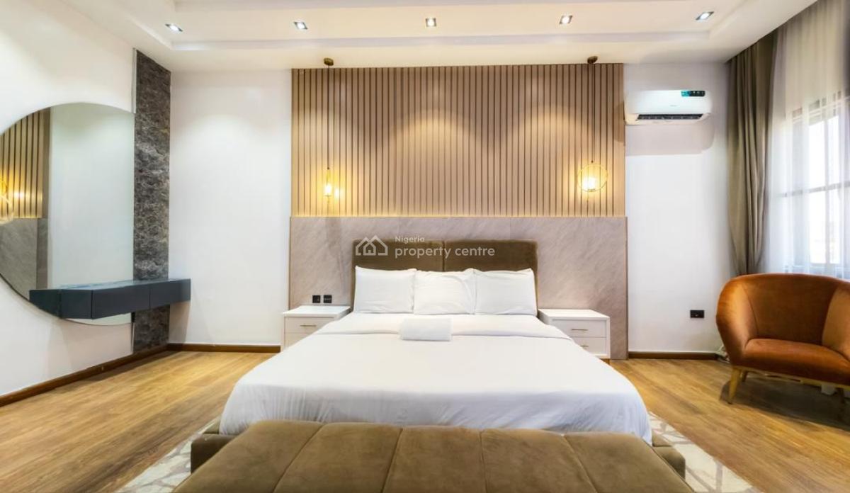Fully Furnished Waterfront Penthouse 3bedroom with Bq, Off Admiralty, Lekki Phase 1, Lekki, Lagos, Flat / Apartment for Rent