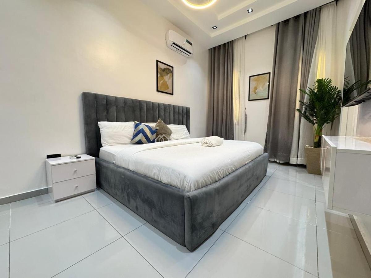 Fully Furnished Waterfront Pent Floor 2 Bedroom Available, Off Admiralty, Lekki Phase 1, Lekki, Lagos, Flat / Apartment for Rent