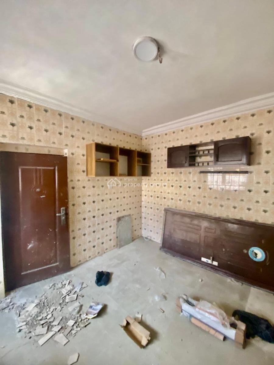 a Standard Well Renovated 3 Bedroom Flat, Abraham Adesanya, Ajah, Lagos, Flat / Apartment for Rent