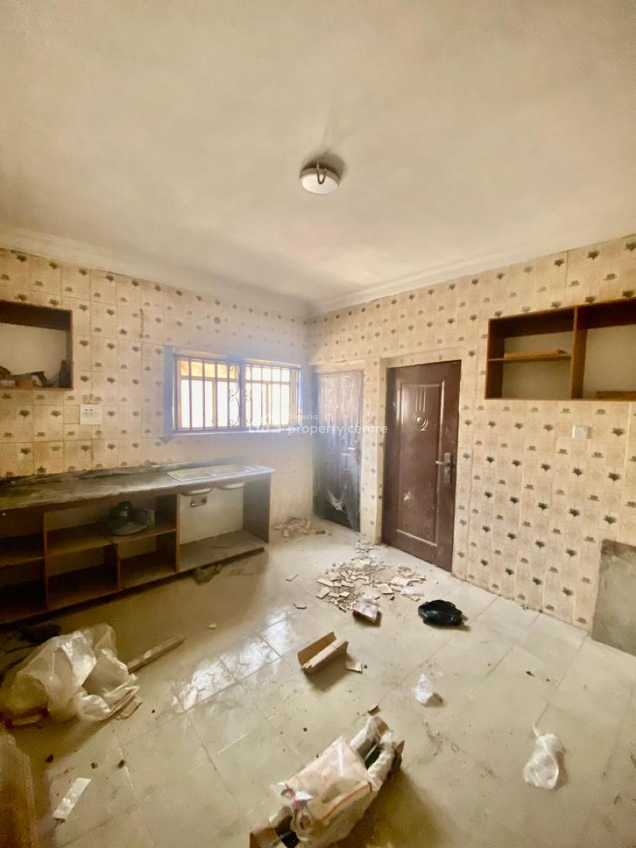 a Standard Well Renovated 3 Bedroom Flat, Abraham Adesanya, Ajah, Lagos, Flat / Apartment for Rent