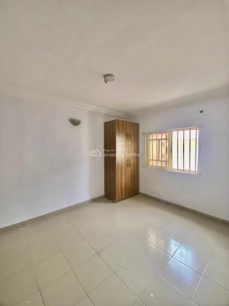 a Standard Well Renovated 3 Bedroom Flat, Abraham Adesanya, Ajah, Lagos, Flat / Apartment for Rent