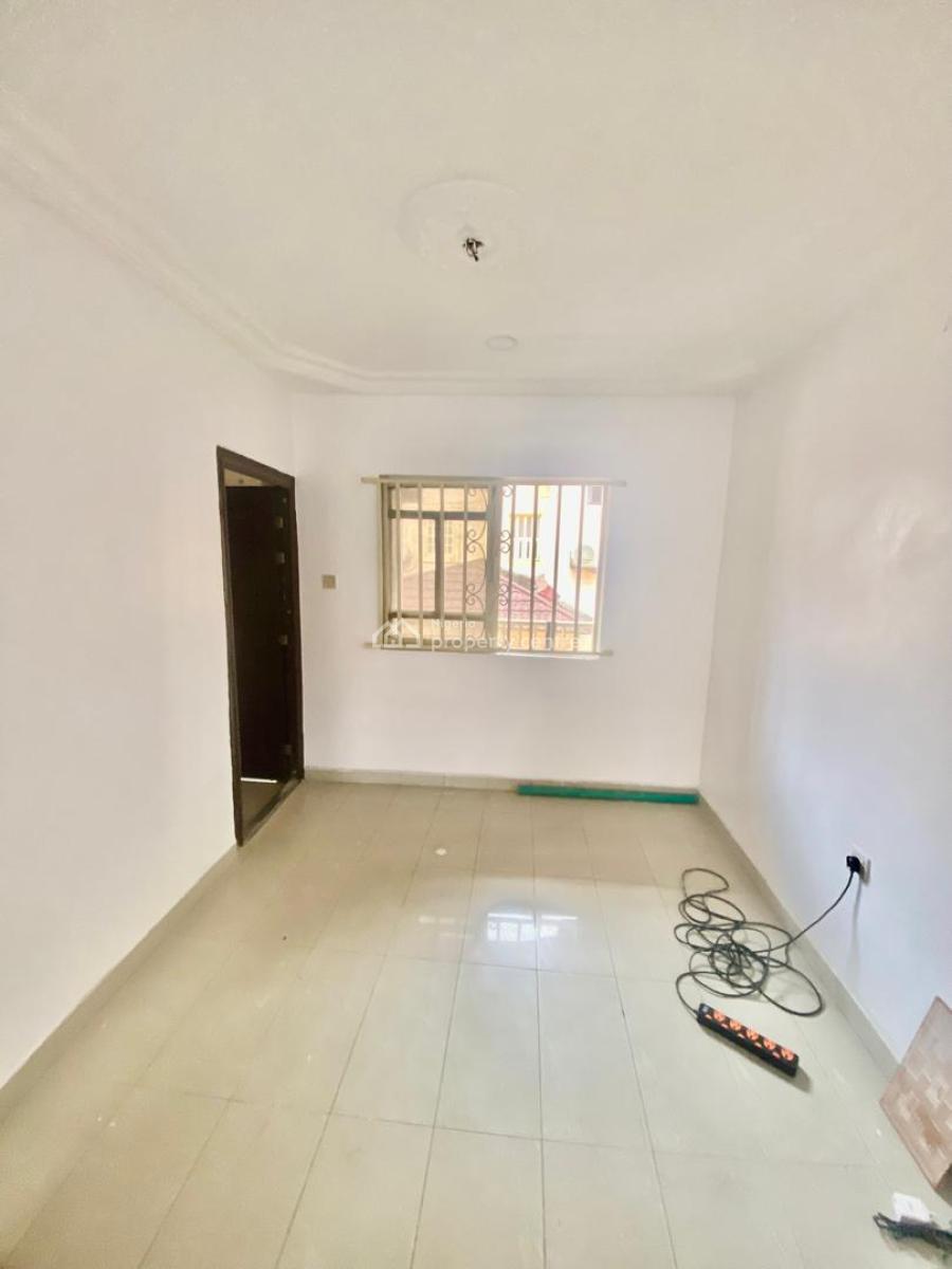 a Standard Well Renovated 3 Bedroom Flat, Abraham Adesanya, Ajah, Lagos, Flat / Apartment for Rent
