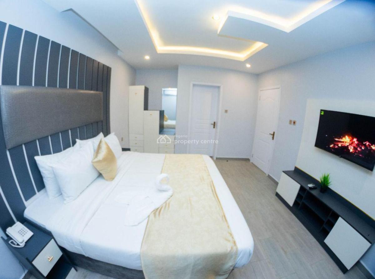 Luxury 4 Bedroom Apartment with Housekeeping and Inbuilt Speaker, Self Compound, En Suite Rooms,wi Fi , Netflix, Ikeja, Lagos, Flat / Apartment Short Let